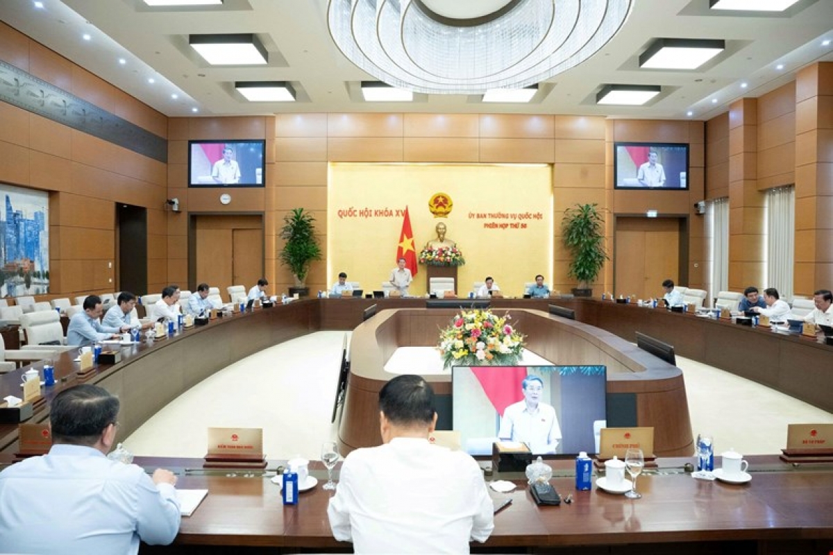 Phiên họp Ủy ban Thường vụ Quốc hội sáng 17/10