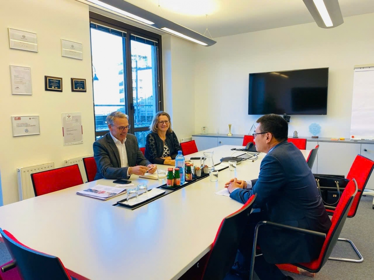 Đại sứ Vũ Lê Thái Hoàng làm việc cùng cơ quan ABA, CH Áo