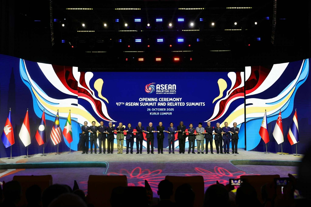 Ảnh các nhà lãnh đạo ASEAN tại Hội nghị Cấp cao ASEAN-47 và các chương trình nghị sự liên quan (ngày 26.10)