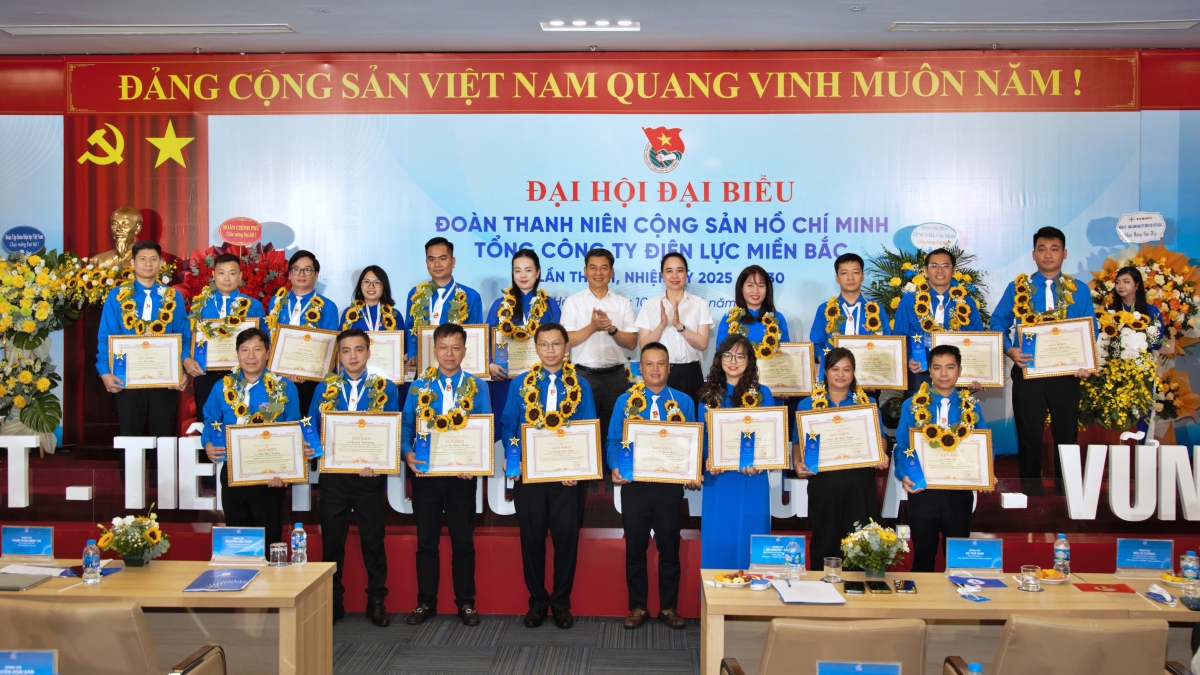 Biểu dương các thủ lĩnh Đoàn tiêu biểu