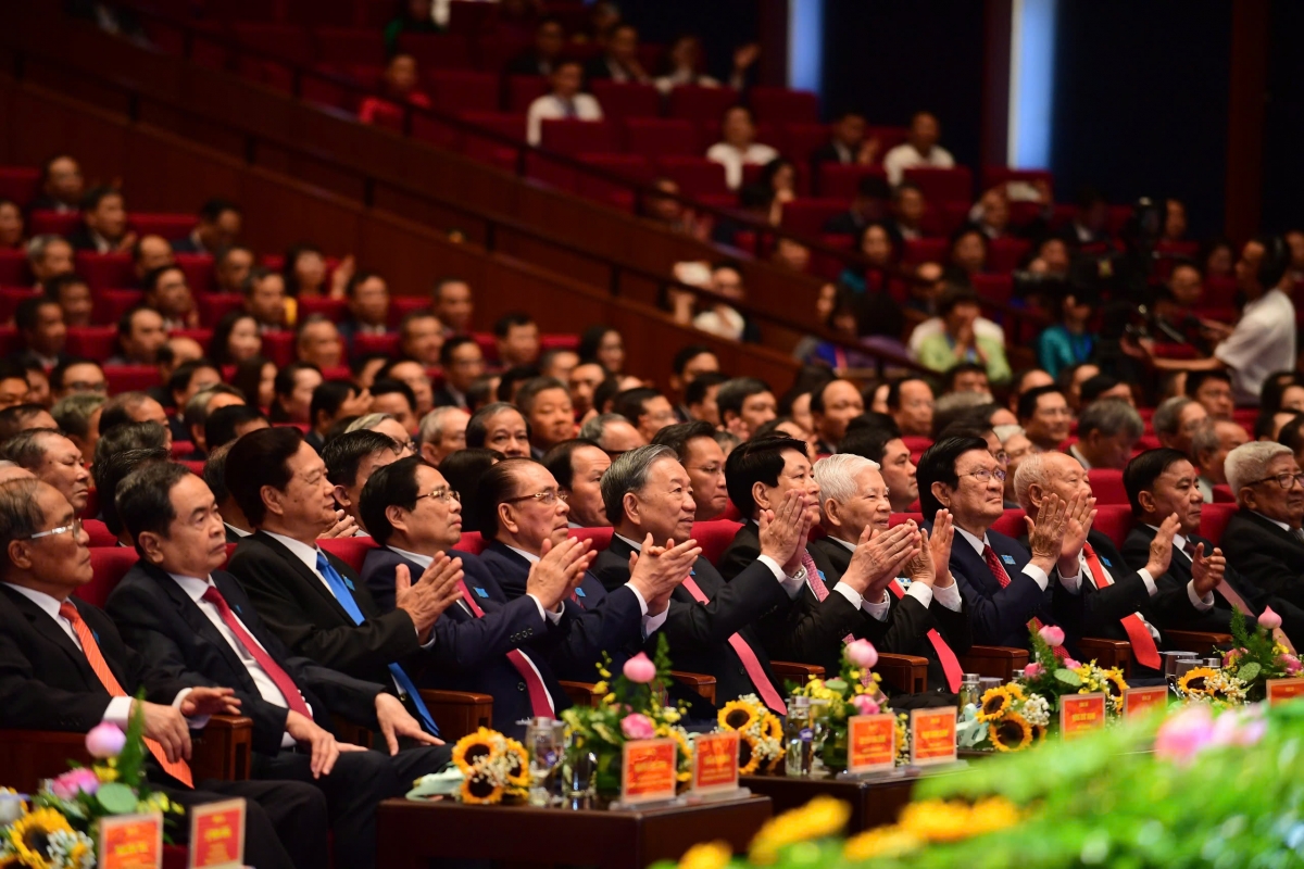 Các đồng chí lãnh đạo, nguyên lãnh đạo Đảng, Nhà nước tham dự Đại hội