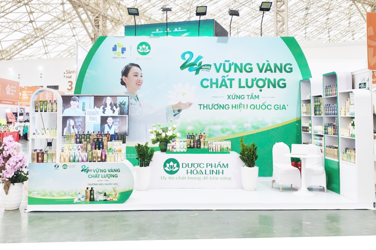 Dược Phẩm Hoa Linh đại diện nhóm Doanh nghiệp Thương hiệu Quốc gia tham gia sự kiện.