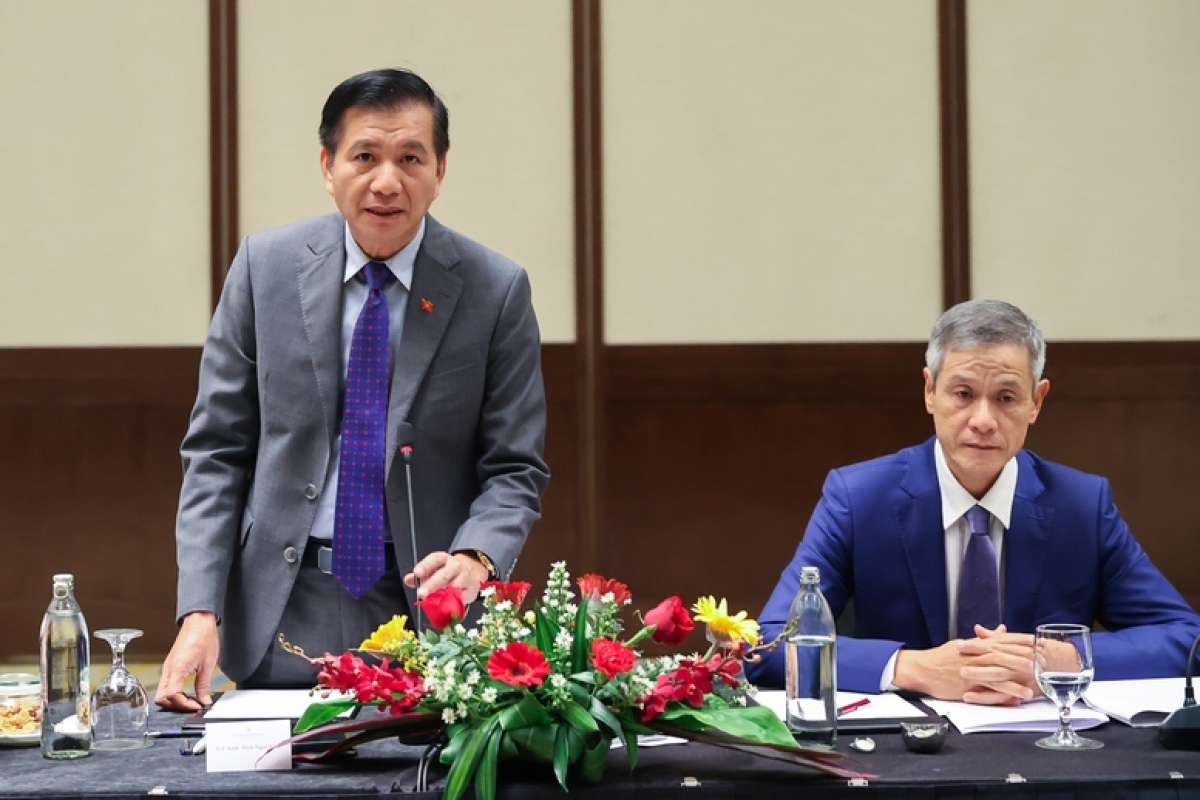 Đại sứ Việt Nam tại Malaysia Đinh Ngọc Linh phát biểu tại buổi làm việc