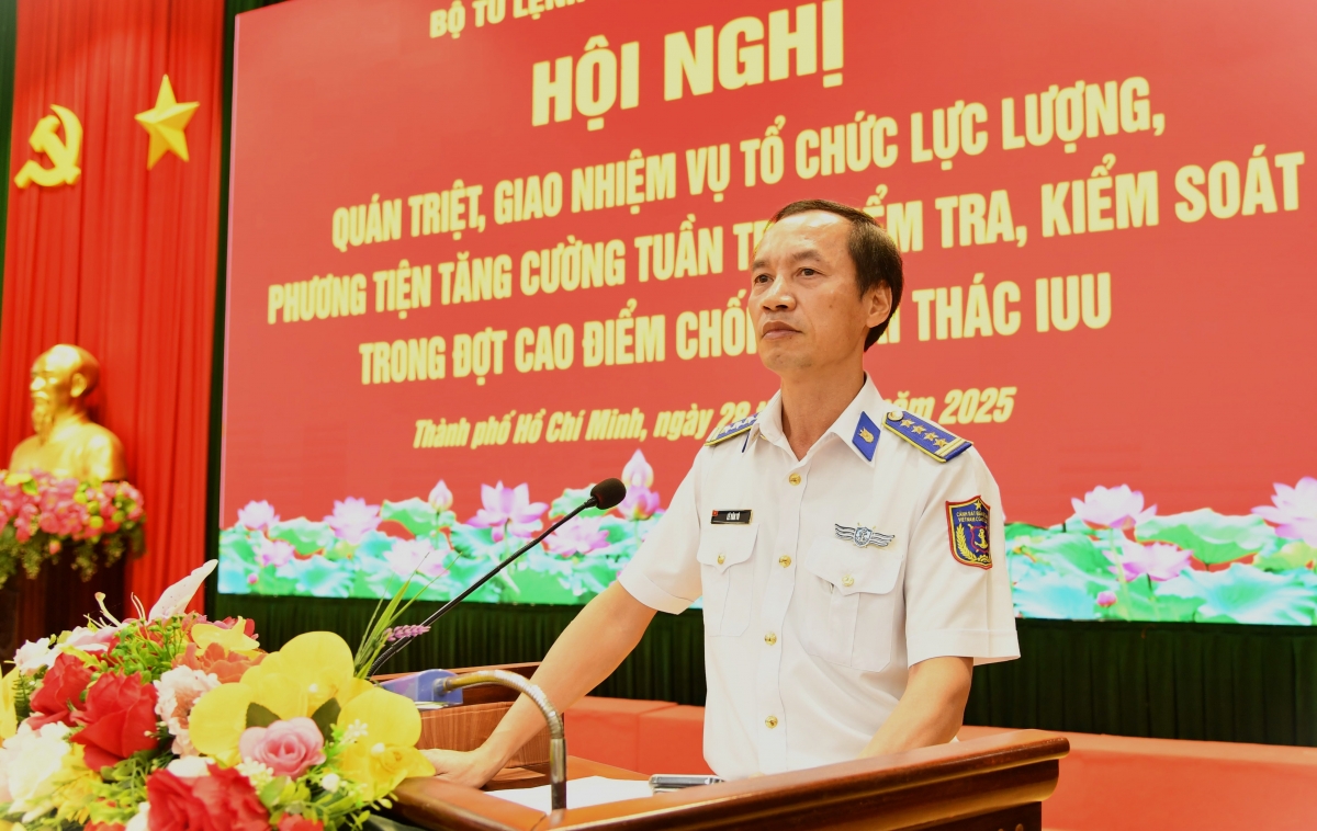 Đại tá Lê Văn Tú, Bí thư Đảng ủy, Chính ủy BTL Vùng Cảnh sát biển 3 phát biểu tại Hội nghị