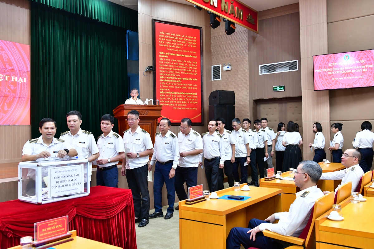 Cán bộ, viên chức, người lao động Kiểm toán Nhà nước quyên góp hỗ trợ người dân bị thiệt hại bởi bão số 10
