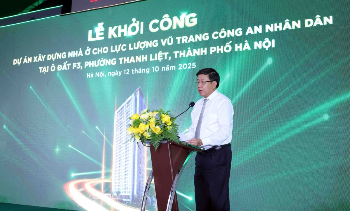 Ông Dương Đức Tuấn, Phó Chủ tịch Ủy ban nhân dân TP Hà Nội phát biểu tại Lễ khởi công dự án.