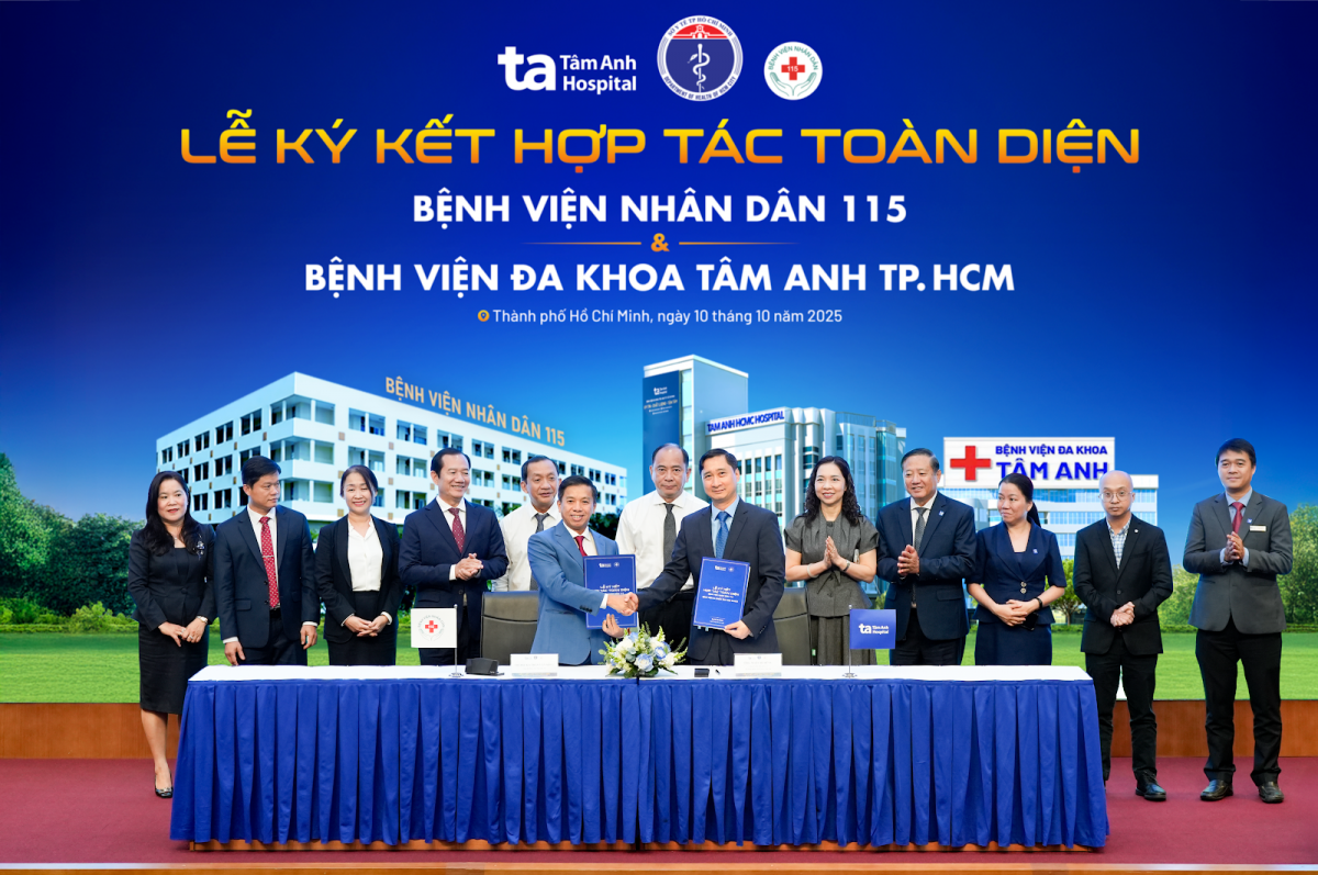 Lễ ký kết có sự chứng kiến của PGS.TS.BS Tăng Chí Thượng - Giám đốc Sở Y tế TP.HCM, PGS.TS.BS Nguyễn Anh Dũng - Phó Giám đốc Sở Y tế TP.HCM, cùng lãnh đạo hai bệnh viện.