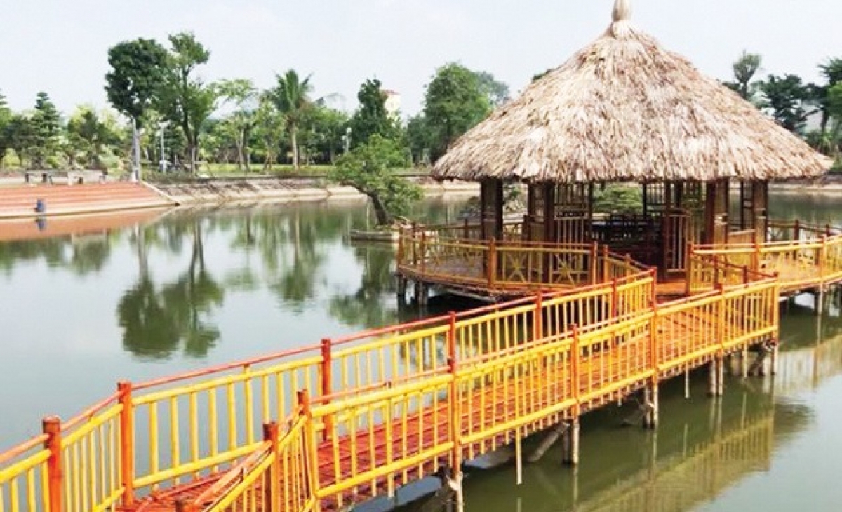 Nghề thủ công tre trúc Thu Hồng không chỉ dừng lại ở những sản phẩm mây tre đan truyền thống, mà còn cả các công trình nghệ thuật