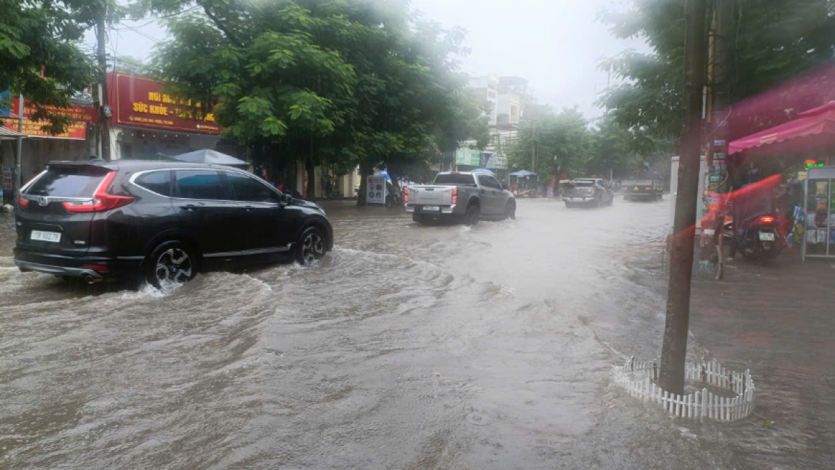 Khu vực đường Hùng Vương, Bạch Đằng, một trong những "rốn ngập" của TP Hải Phòng do nằm gần sông chính.