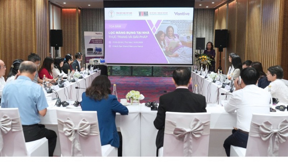 Đông đảo chuyên gia Việt Nam và Thái Lam tham dự toạ đàm "Lọc màng bụng tại nhà: Thực trạng và Giải pháp"