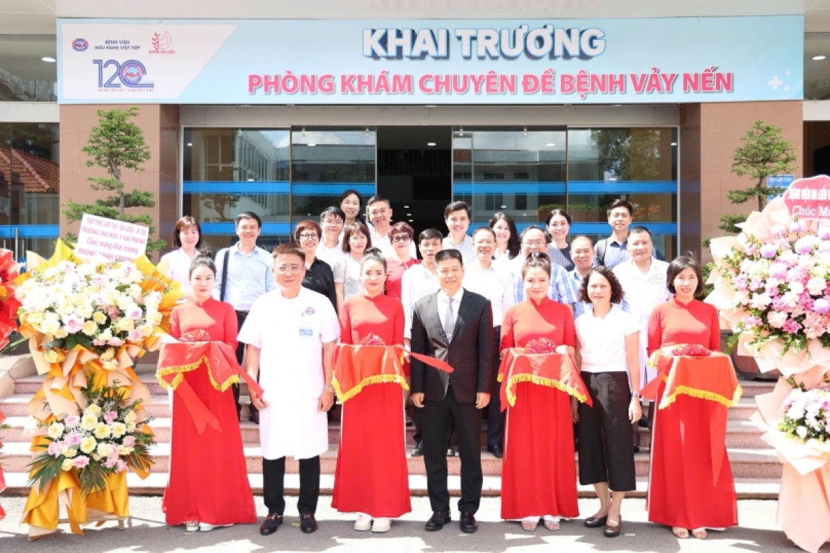 Dến thời điểm này, BV Da liễu Trung ương đã hỗ trợ các cơ sở y tế thành lập 26 phòng khám chuyên đề vảy nến, giúp bệnh nhân được điều trị ngay từ cơ sở