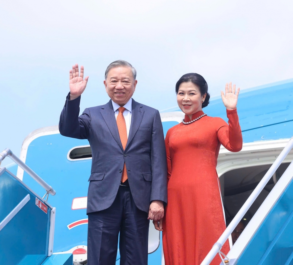 Tông bí thư Tô Lâm và phu nhân lên đường thăm Phần Lan