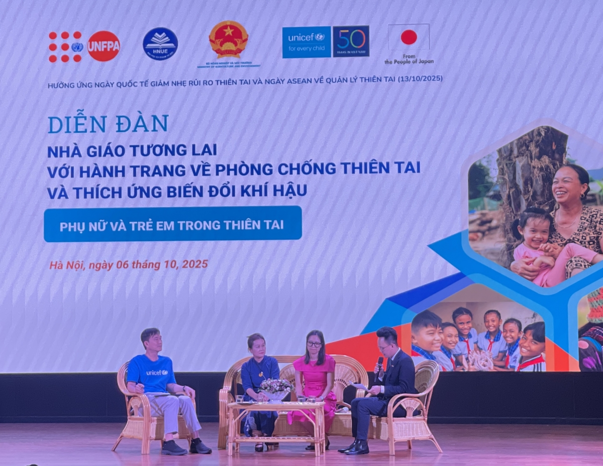 Các chuyên gia đại diện các tổ chức trả lời câu hỏi của các bạn sinh viên tại Diễn đàn