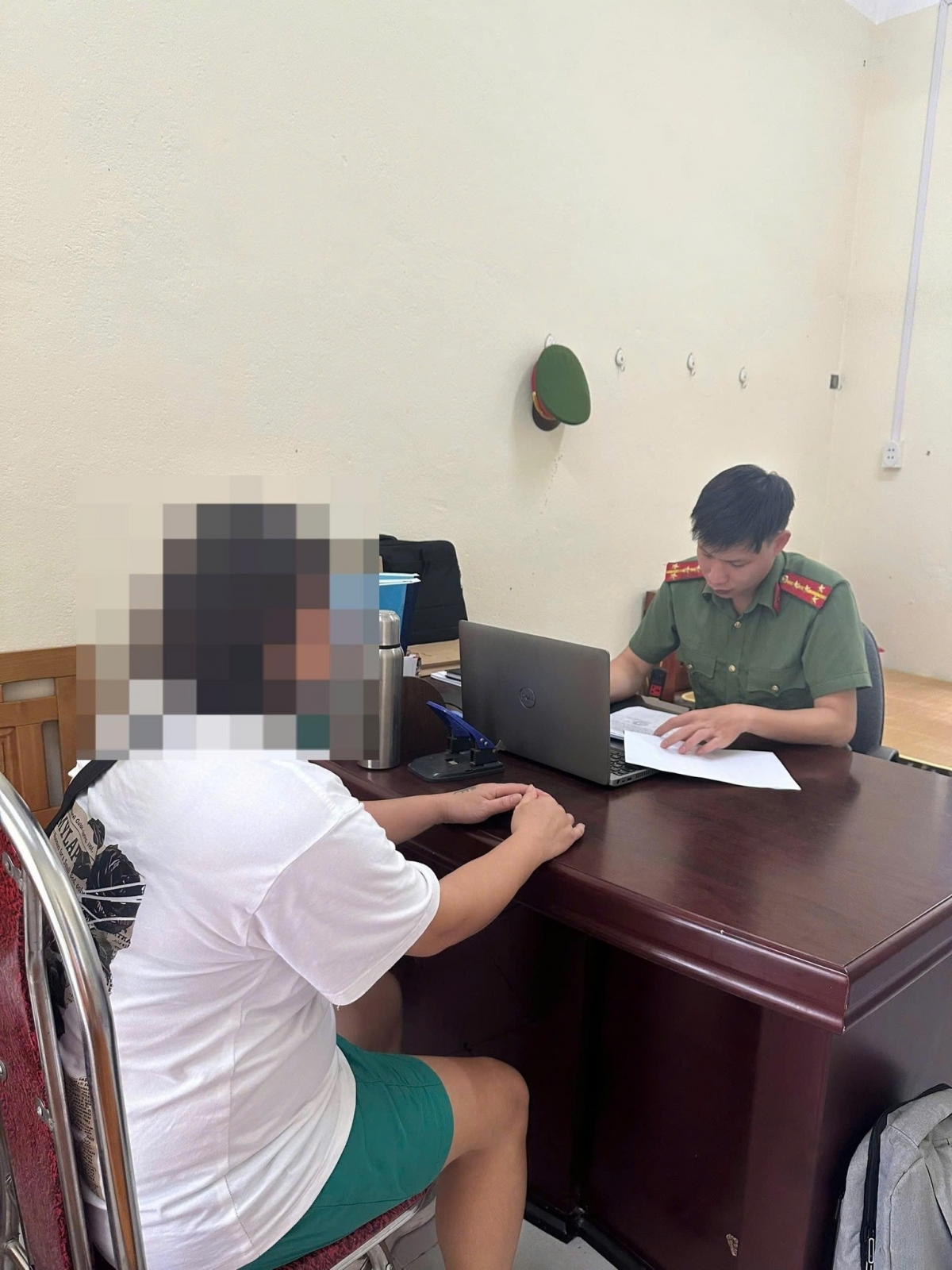 Làm việc với cơ quan Công an, phụ nữ này thừa nhận đăng tải clip mà không kiểm tra, tìm hiểu
