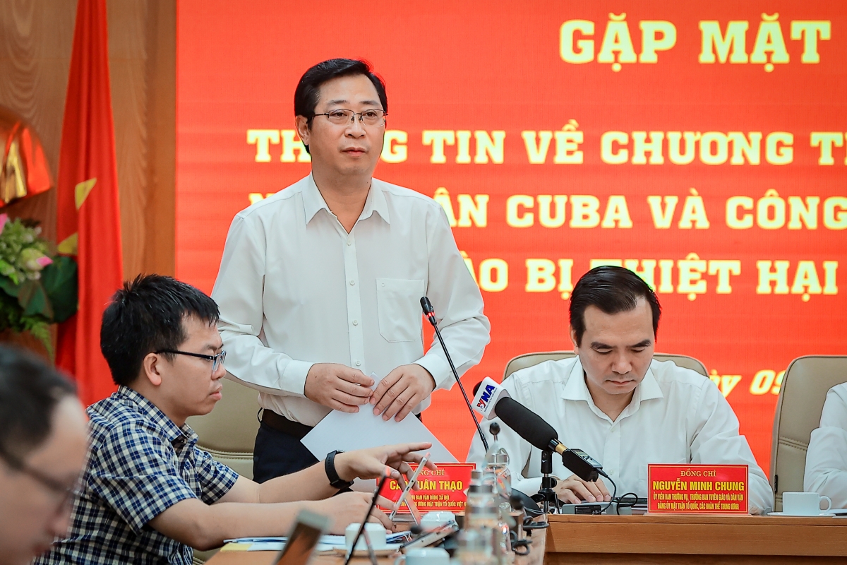 Ông Cao Xuân Thạo, Trưởng ban Công tác xã hội Ủy ban Trung ương MTTQ Việt Nam phát biểu tại buổi họp