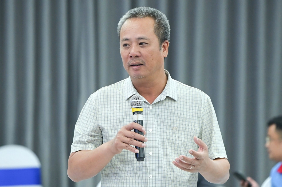 Ông Nguyễn Văn Bách, Giám đốc Công ty CP Kinh doanh Thuốc thú y Amavet chăn nuôi không tiếp xúc, đảm bảo an toàn sinh học
