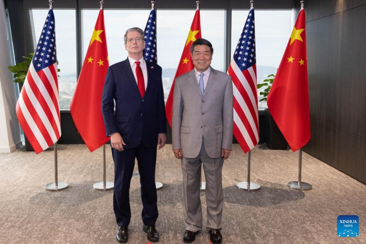 Phó Thủ tướng Trung Quốc Hà Lập Phong và Bộ trưởng Tài chính Mỹ Scott Bessent trước vòng đàm phán tại Kuala Lumpur, Malaysia, ngày 25/10/2025. Ảnh Tân Hoa xã
