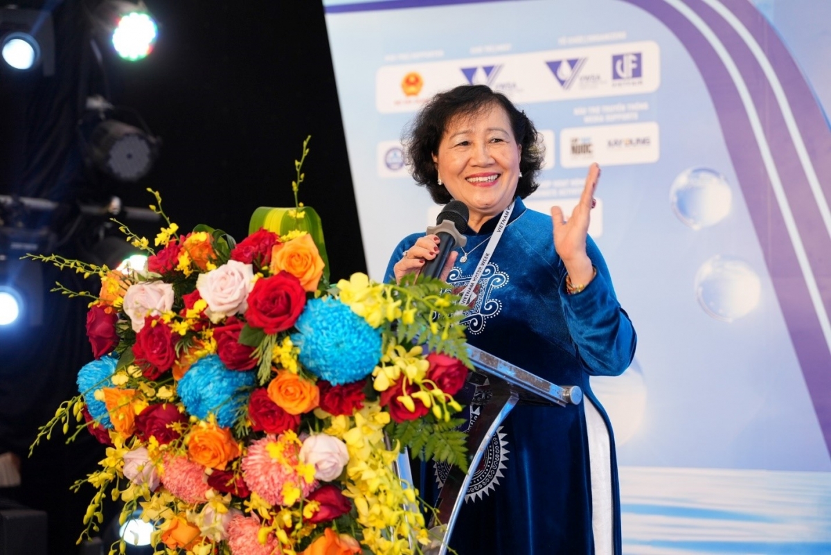 Bà Hạ Thanh Hằng, Phó Chủ tịch VWSA, Chủ tịch CLB Lãnh đạo nữ ngành Nước Việt Nam: “Chúng tôi muốn biến bình đẳng giới thành một phần của chiến lược phát triển bền vững ngành nước. Điều này không chỉ tốt cho phụ nữ, mà tốt cho cả doanh nghiệp và cộng đồng”.