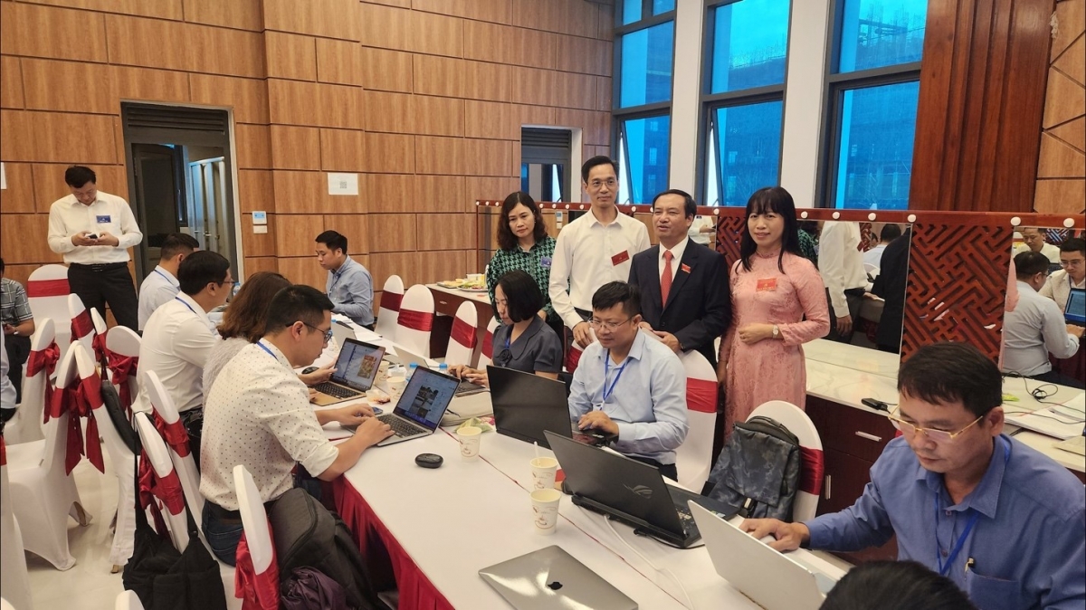 Lãnh đạo Ban Tuyên giáo và Dân vận Tỉnh ủy Phú Thọ và Lãnh đạo Sở Văn hóa, Thể thao và Du lịch tỉnh Phú Thọ thăm, động viên các nhà báo, phóng viên đưa tin Đại hội