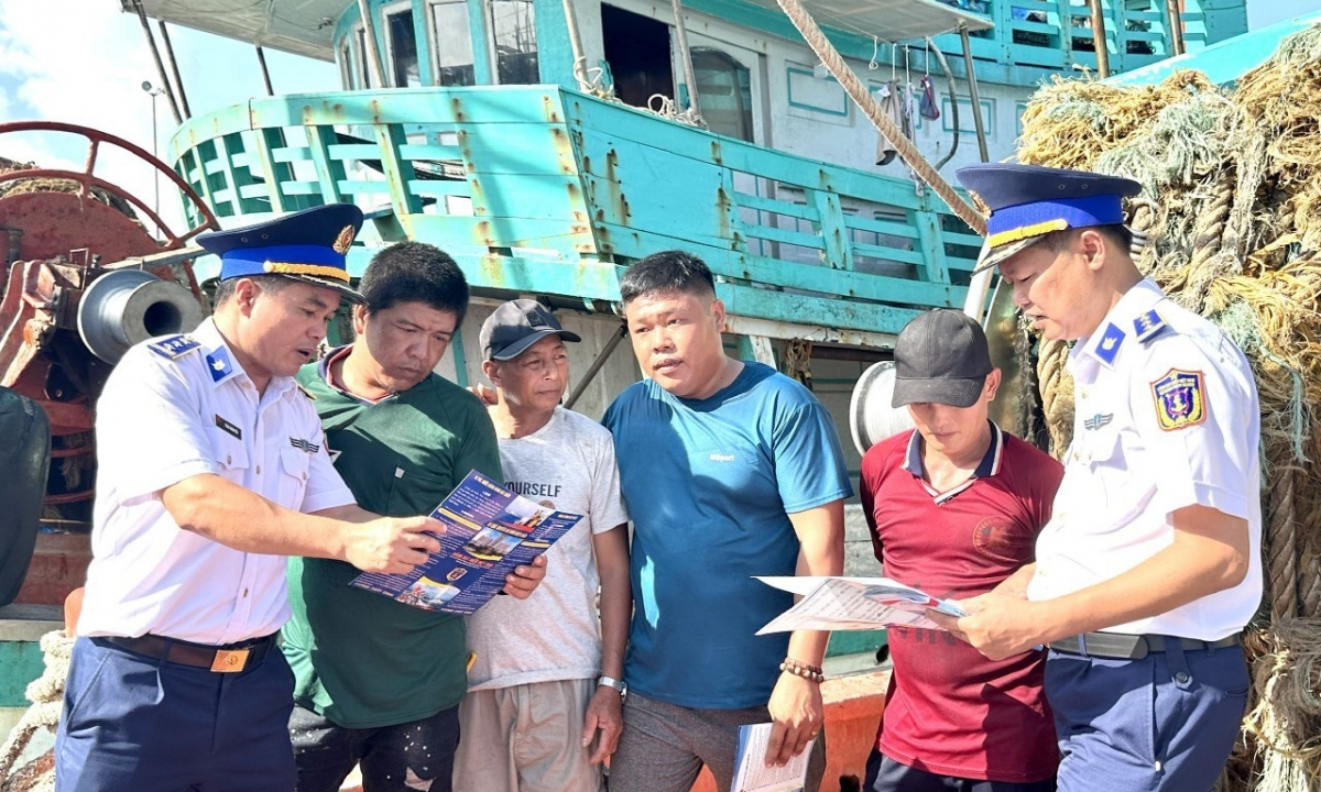 Tuyên truyền chống khai thác IUU
 