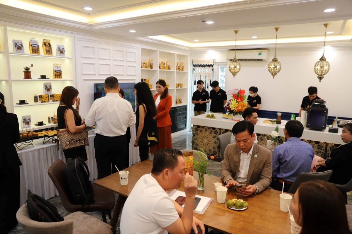 Buổi khai trương diễn ra trong không khí ấm cúng, trang trọng