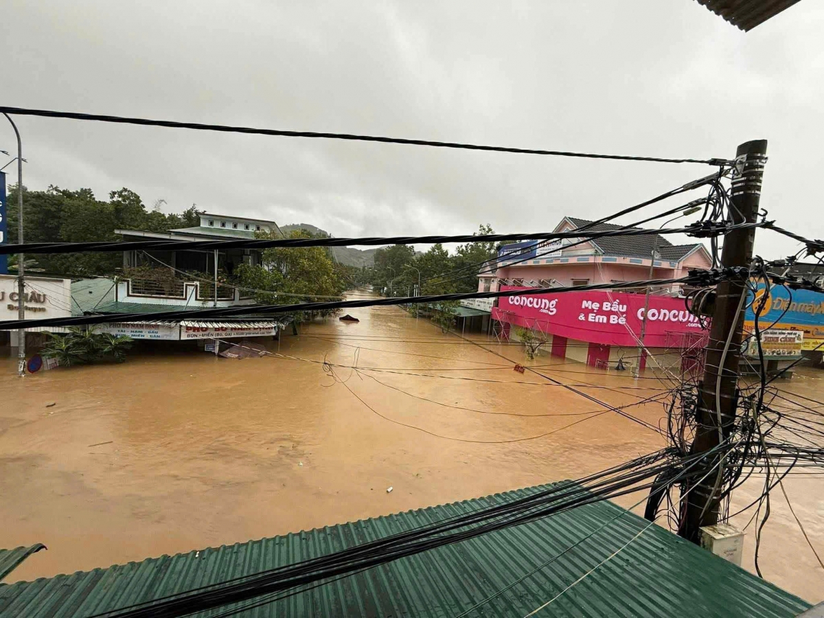 Xã Sơn Hà, tỉnh Quảng Ngãi bị ngập sâu.