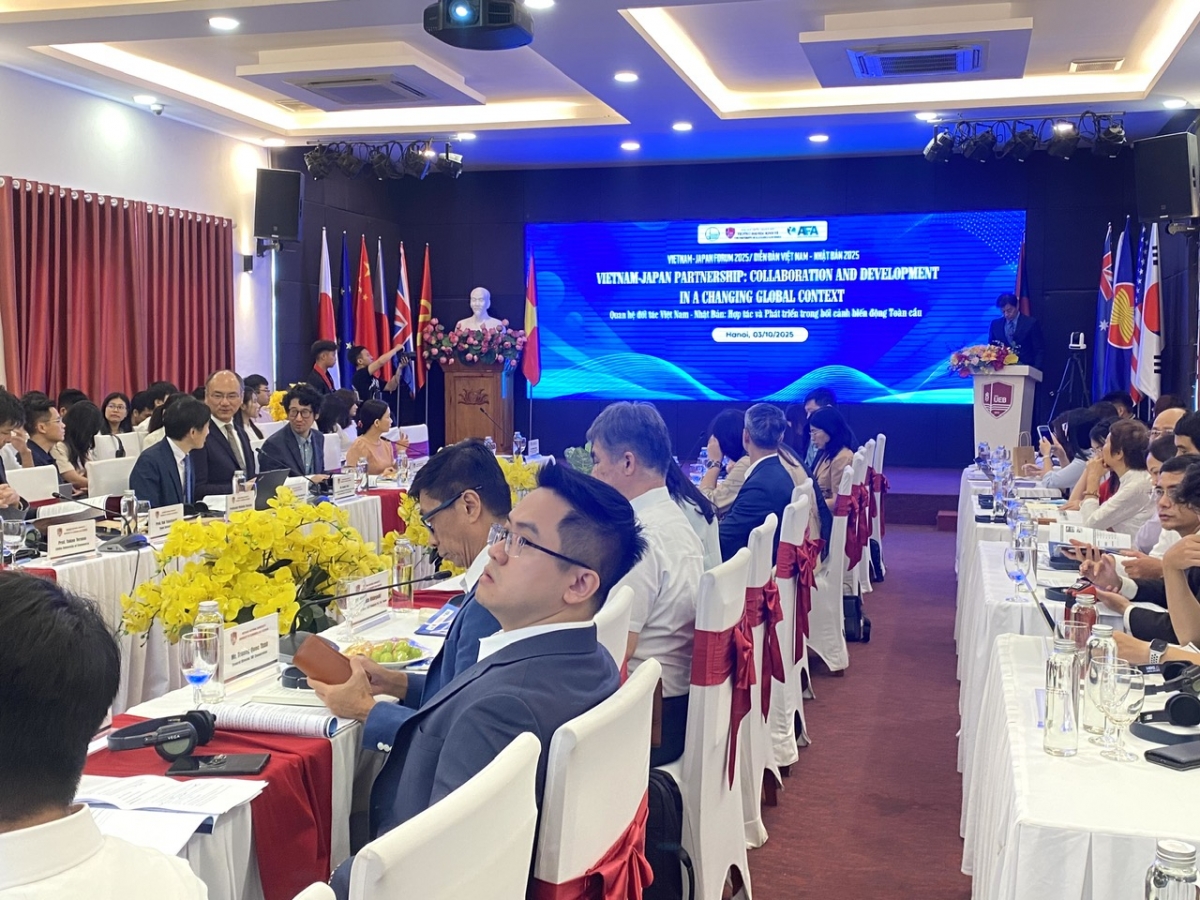 Các đại biểu tham dự diễn đàn