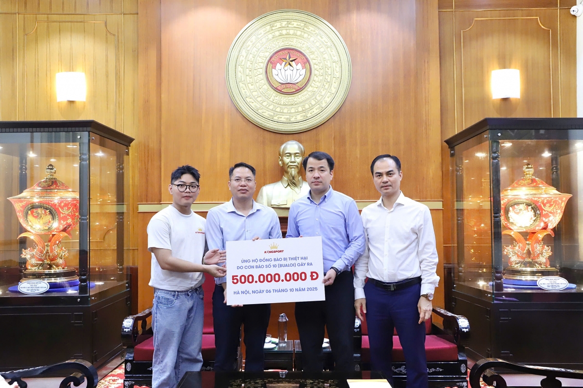 Phó Bí thư Đảng ủy MTTQ, các đoàn thể Trung ương tiếp nhận ủng hộ từ Thương hiệu King Sport số tiền 500 triệu đồng 