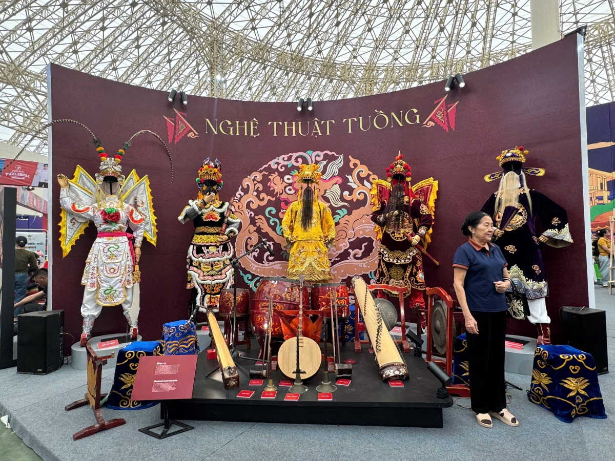 Khu trưng bày và biểu diễn nghệ thuật truyền thống
 