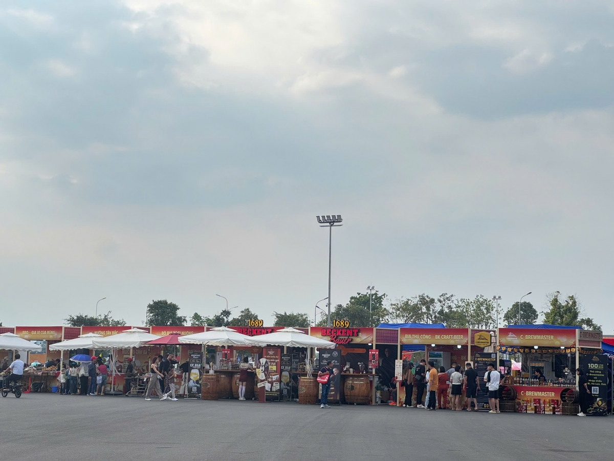 Khu vực giới thiệu bia của các hãng bia thủ công và nước ngoài