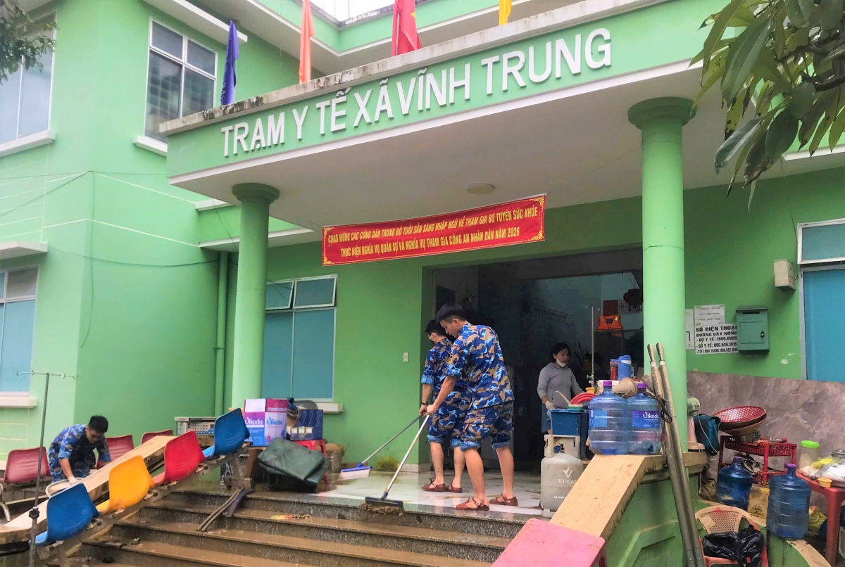 Lực lượng Học viện giúp dọn dẹp tại các trạm y tế, khu dân cư, trường học…