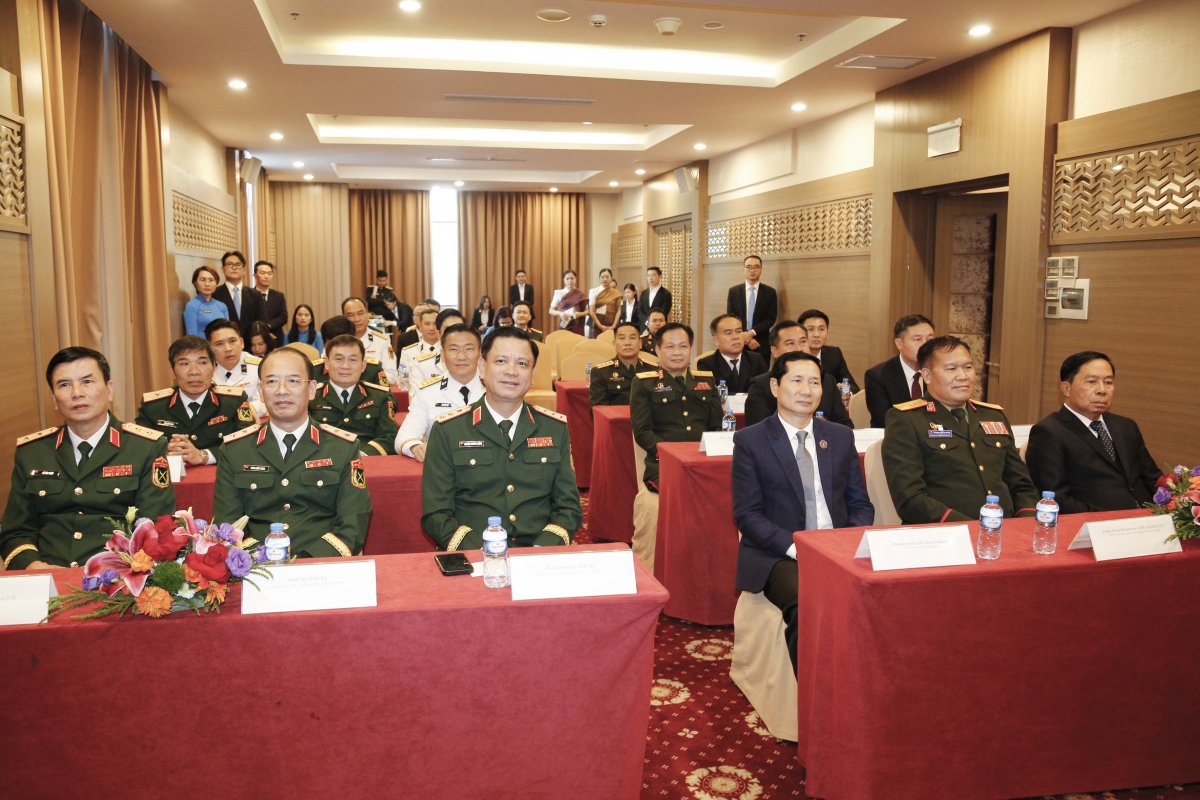 Các đại biểu tham dự và chứng kiến lễ ký kết