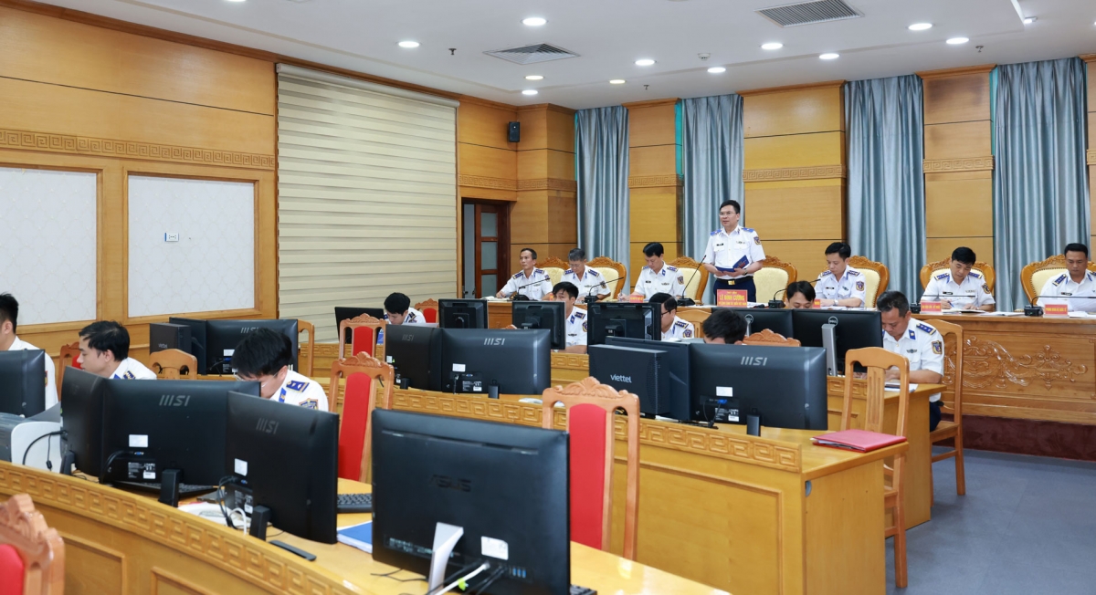 Quang cảnh phiên họp.