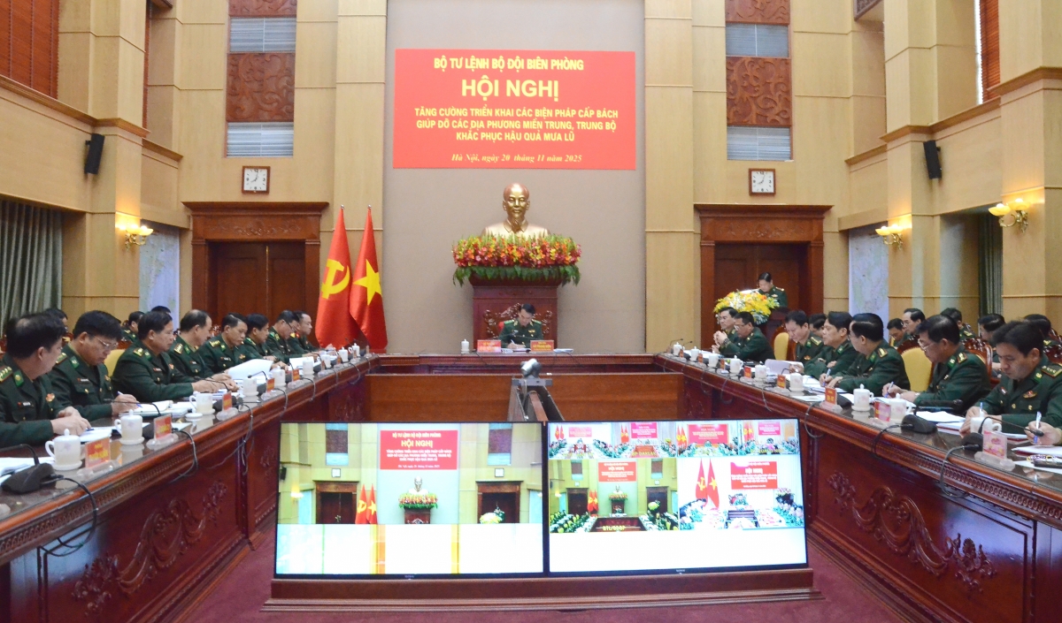 Bộ đội Biên phòng tăng cường triển khai các biện pháp giúp đỡ các địa phương khắc phục hậu quả mưa lũ miền Trung