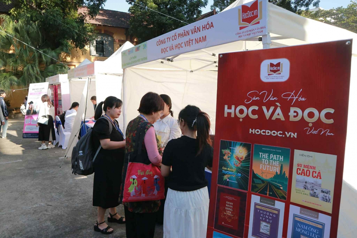 Gian trưng bày của Sàn Văn hóa Học và Đọc Việt Nam tại sự kiện