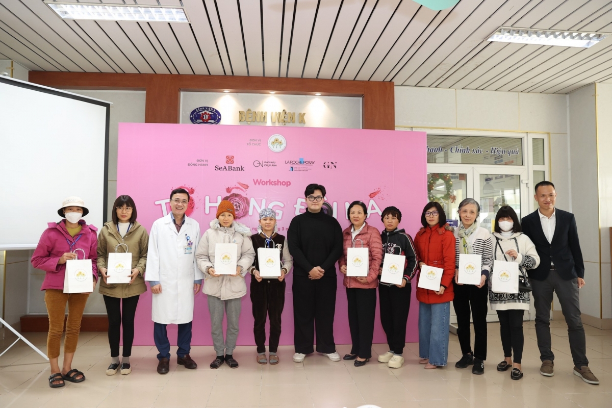 Các thầy thuốc là đoàn viên Công đoàn Bệnh viện K tổ chức nhiều hoạt động chăm lo đời sống tinh thần cho người bệnh