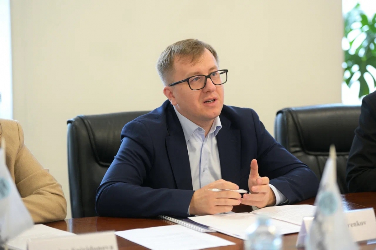 Ông Sergei Azarenkov- Tổng Giám đốc Cơ quan tổ chức Hội nghị, Triển lãm thành phố Saint Petersburg