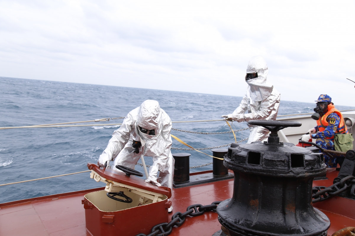 Huấn luyện đấu tranh bảo vệ sức sống tàu