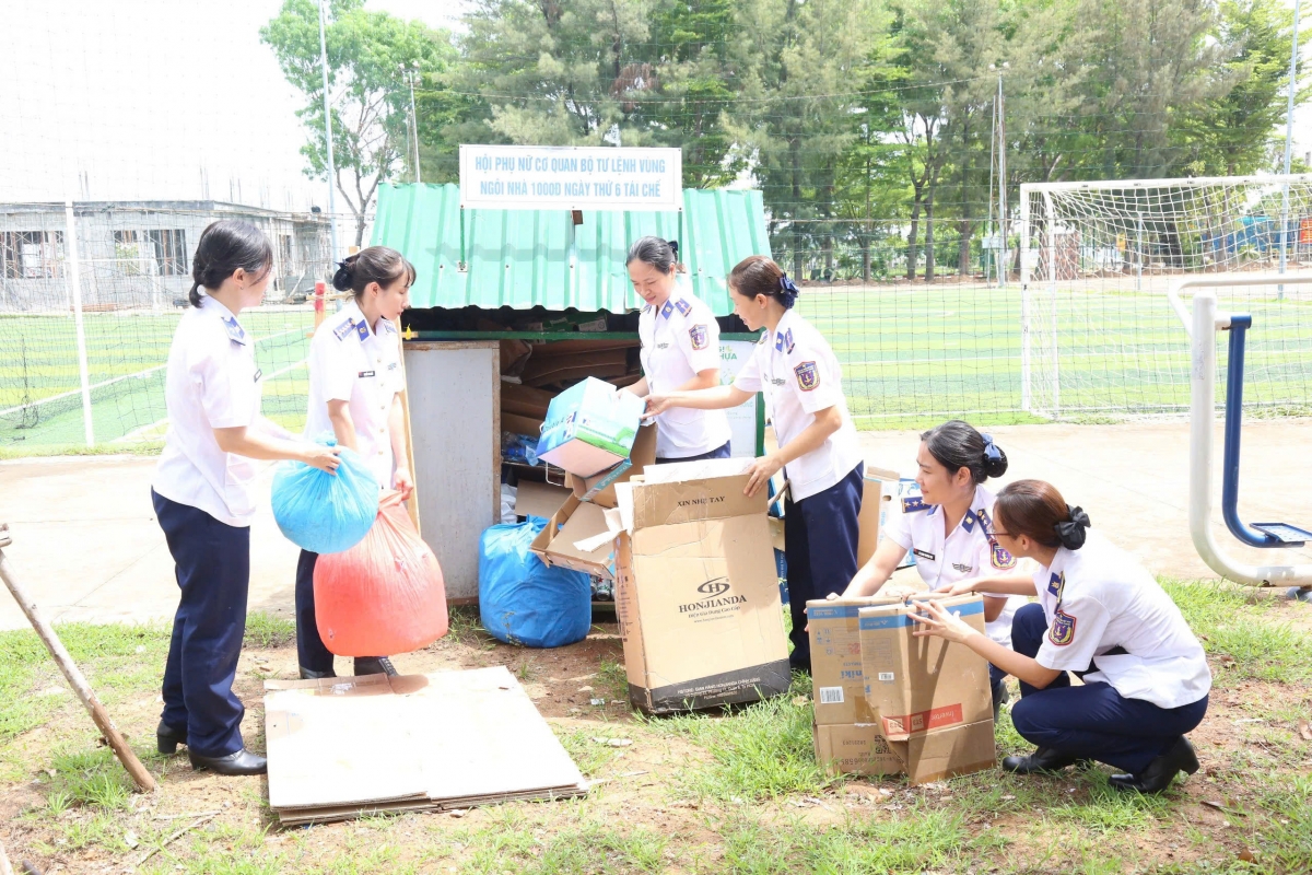 Mô hình “Ngôi nhà 1.000 đồng” và “Ngày thứ Sáu tái chế”