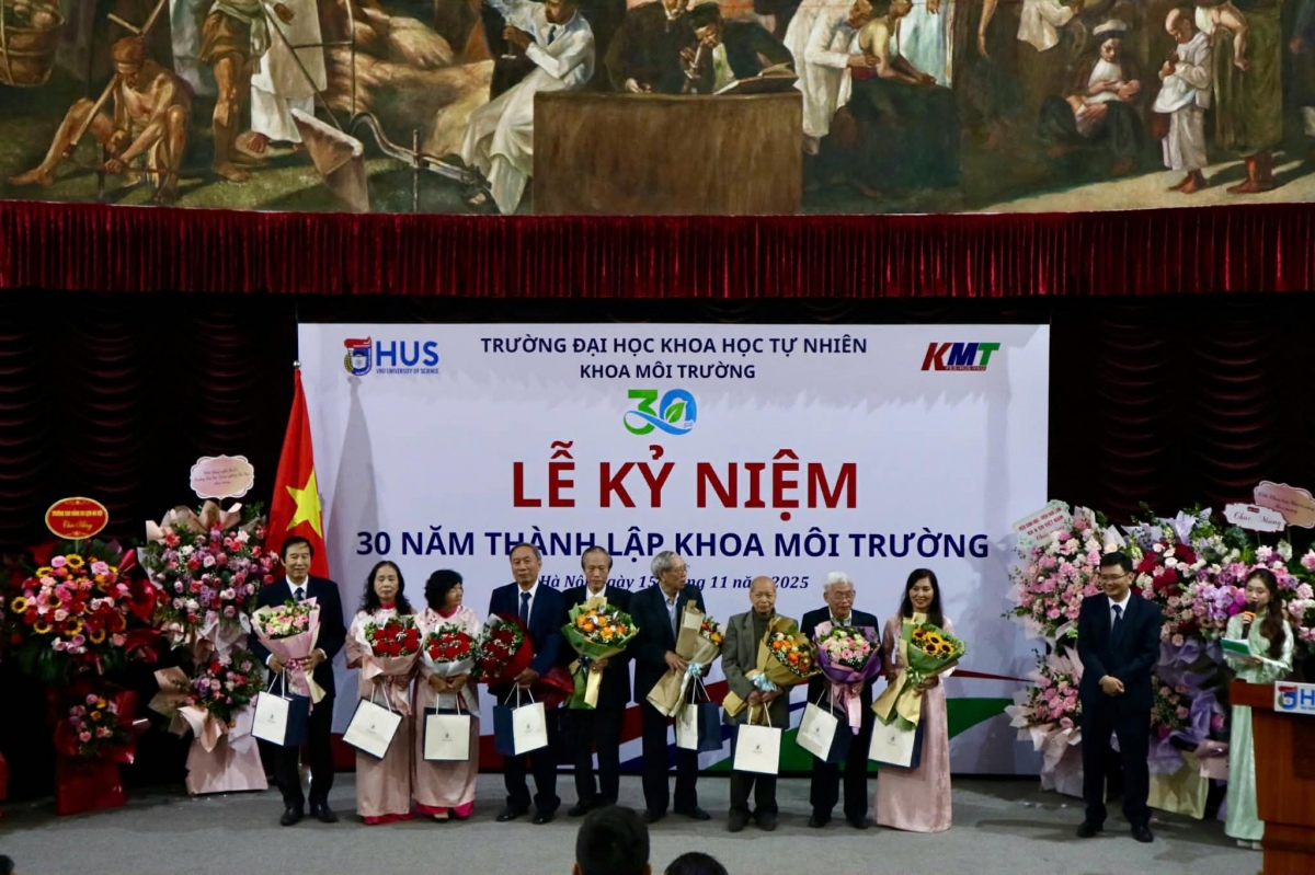 Lễ kỷ niệm 30 năm thành lập Khoa Môi trường