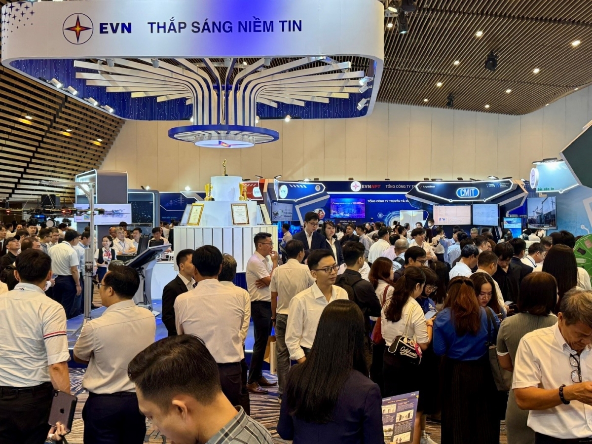 Hội nghị và triển lãm thu hút đông đảo chuyên gia, doanh nghiệp và sinh viên trong lĩnh vực điện