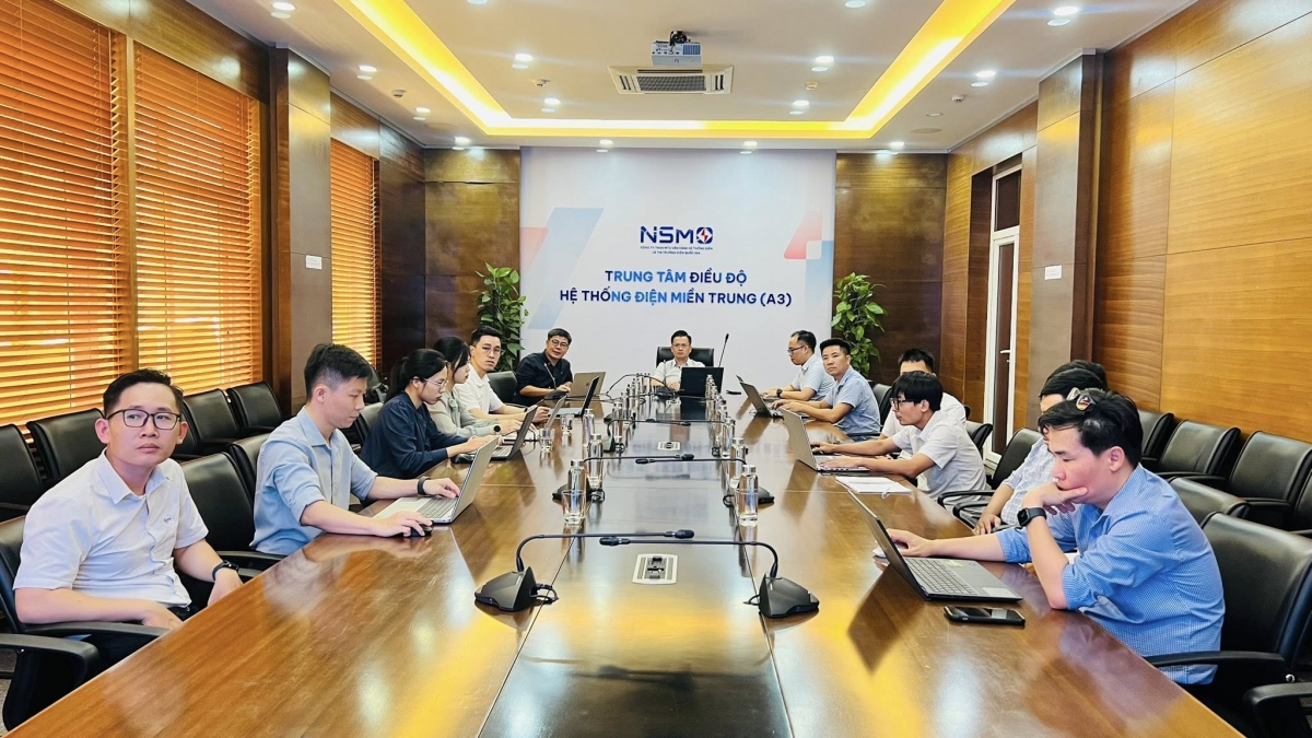 Công ty TNHH MTV vận hành hệ thống điện và thị trường điện Quốc gia (NSMO), Bộ Công Thương cho biết, đã và đang nỗ lực đảm bảo vận hành an toàn hệ thống điện trong bối cảnh thời tiết diễn biến phức tạp. (Ảnh minh hoạ)