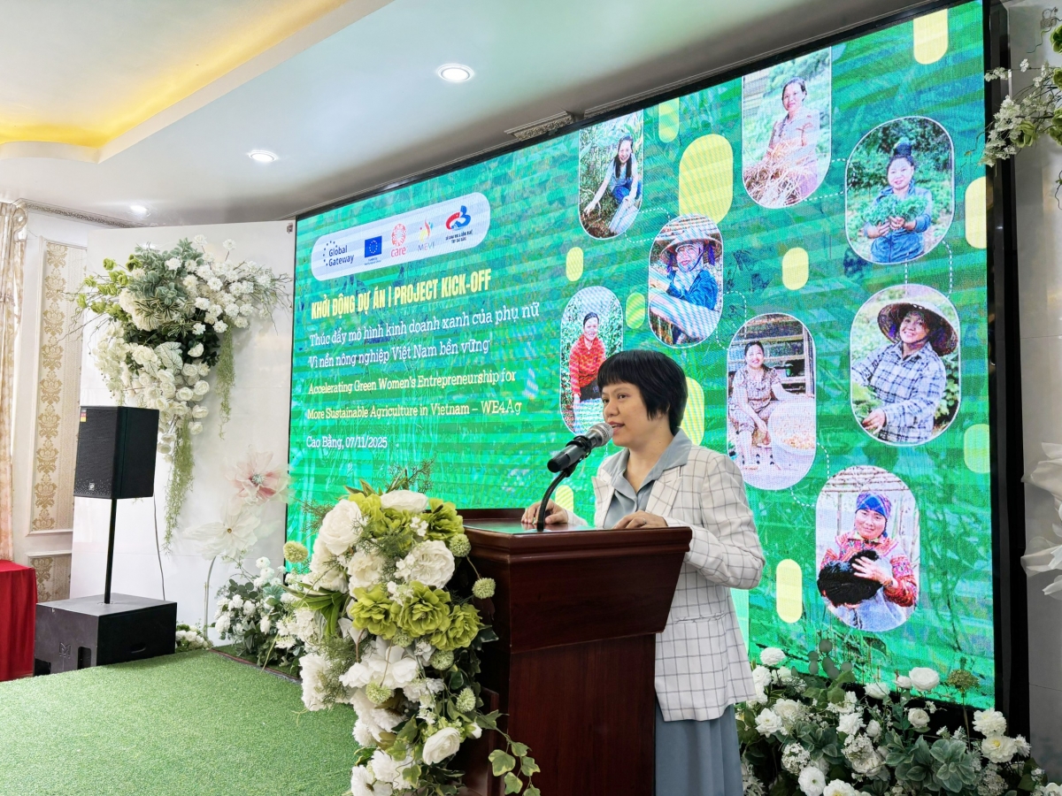 Bà Vương Thái Nga, Giám đốc chương trình, đại diện Tổ chức CARE Quốc tế tại Việt Nam phát biểu tại buổi lễ