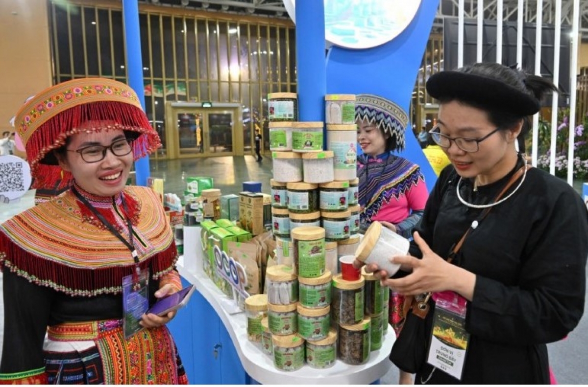 Nông sản địa phương tìm kiếm được nhiều đối tác tại hội chợ Mùa thu lần thứ nhất năm 2025