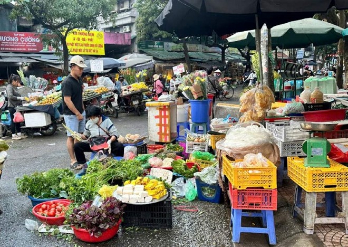 Giá rau tăng người mua cũng ít đi nhiều