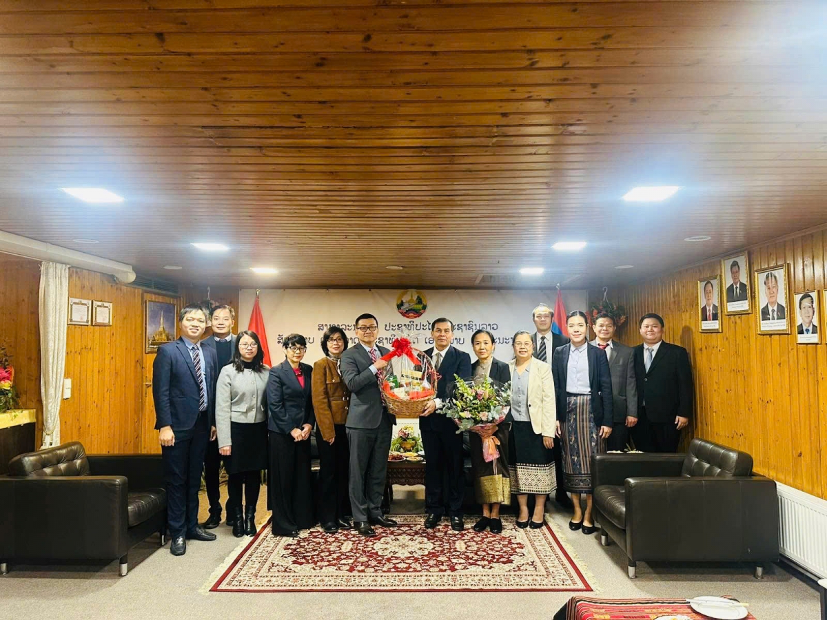 ĐSQ Việt Nam tại CH Áo chúc mừng quốc khánh CHDCND Lào