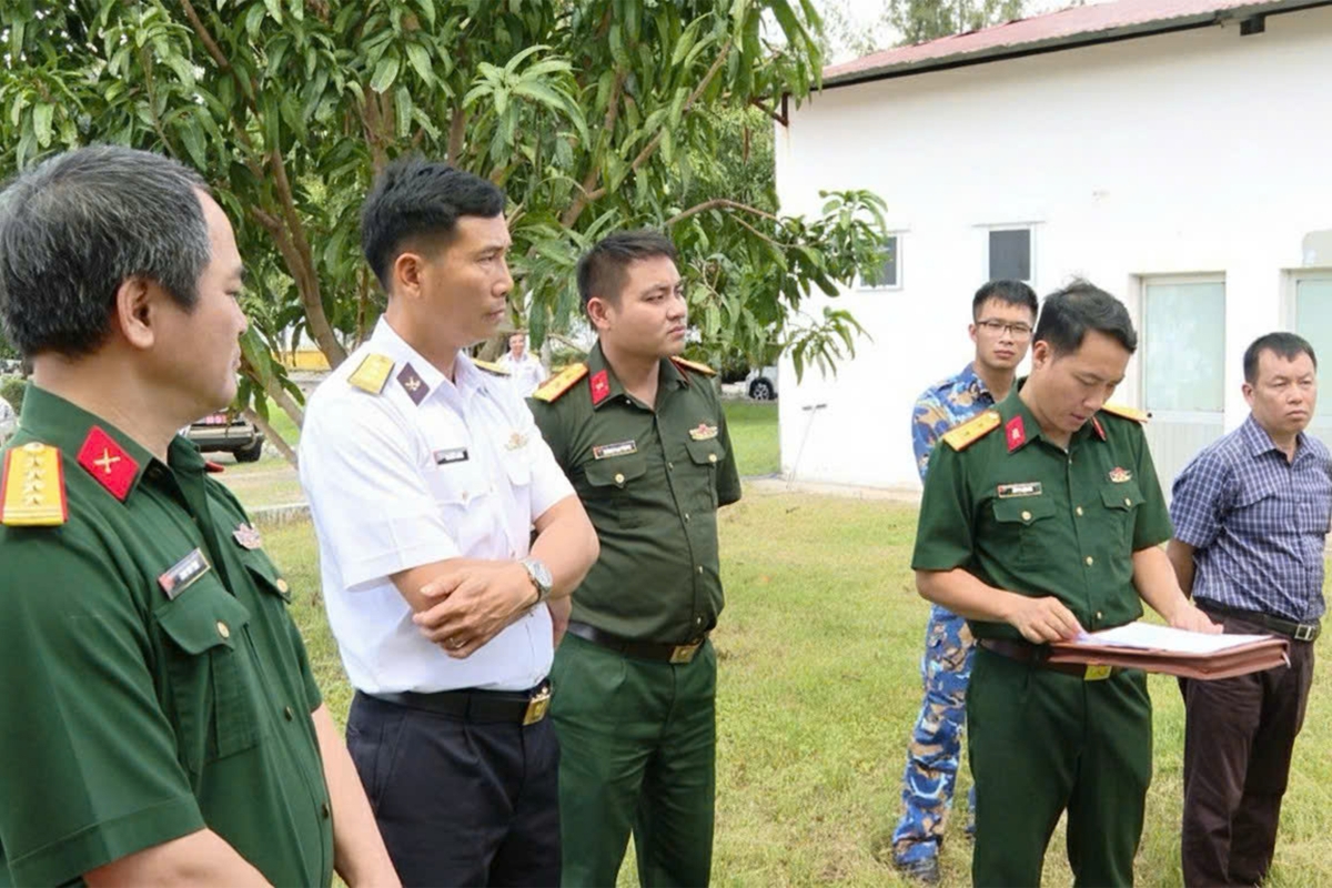 Hội đồng nghiệm thu kỹ thuật mô hình xử lý dầu ô nhiễm dầu trong đất nhiễm mặn bằng công nghệ vi sinh tại thực địa quy mô pilot tại khu thử nghiệm Lữ đoàn 162, quy mô 250 tấn