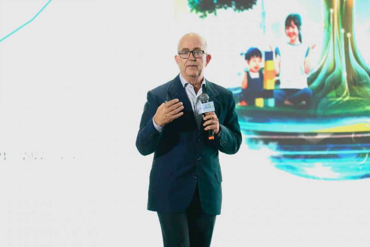 Giáo sư Javier Díez Domingo - Viện Nghiên cứu Vắc-xin, Cơ quan Y tế Công cộng FISABIO, Đại lộ Cataluña, Valencia, Tây Ban Nha báo cáo về bệnh phế cầu khuẩn xâm lấn