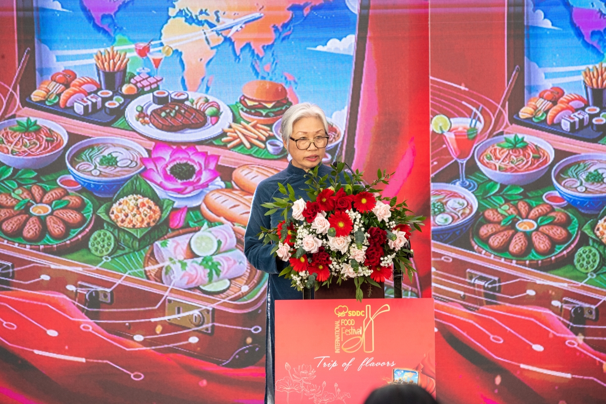 Bà Lê Nguyệt Anh, Phu nhân Bộ trưởng Ngoại giao Lê Hoài Trung phát biểu khai mạc Liên hoan Văn hóa Ẩm thực quốc tế 2025
