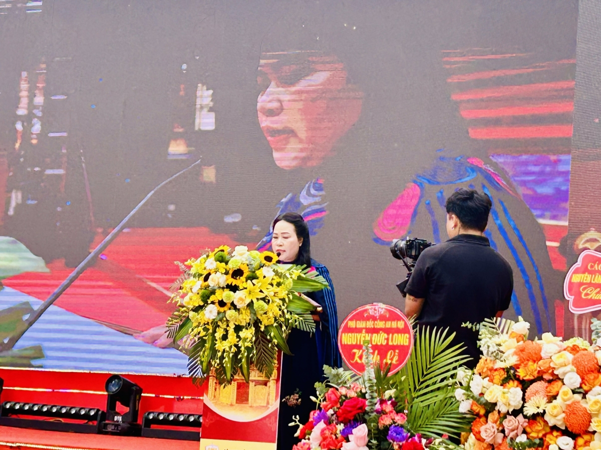 ba_nguyen_thi_thuy_huong_-_dai_dien_cac_chat_ngoai_hau_due_thanh_to_ho_tran_bay_to_long_tri_an_cac_bac_tien_to_ben_ngoai_ho_tran.jpg